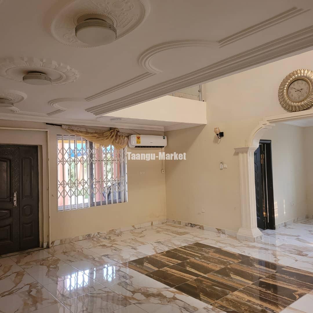 Executive 6 Bedroom House For Sale