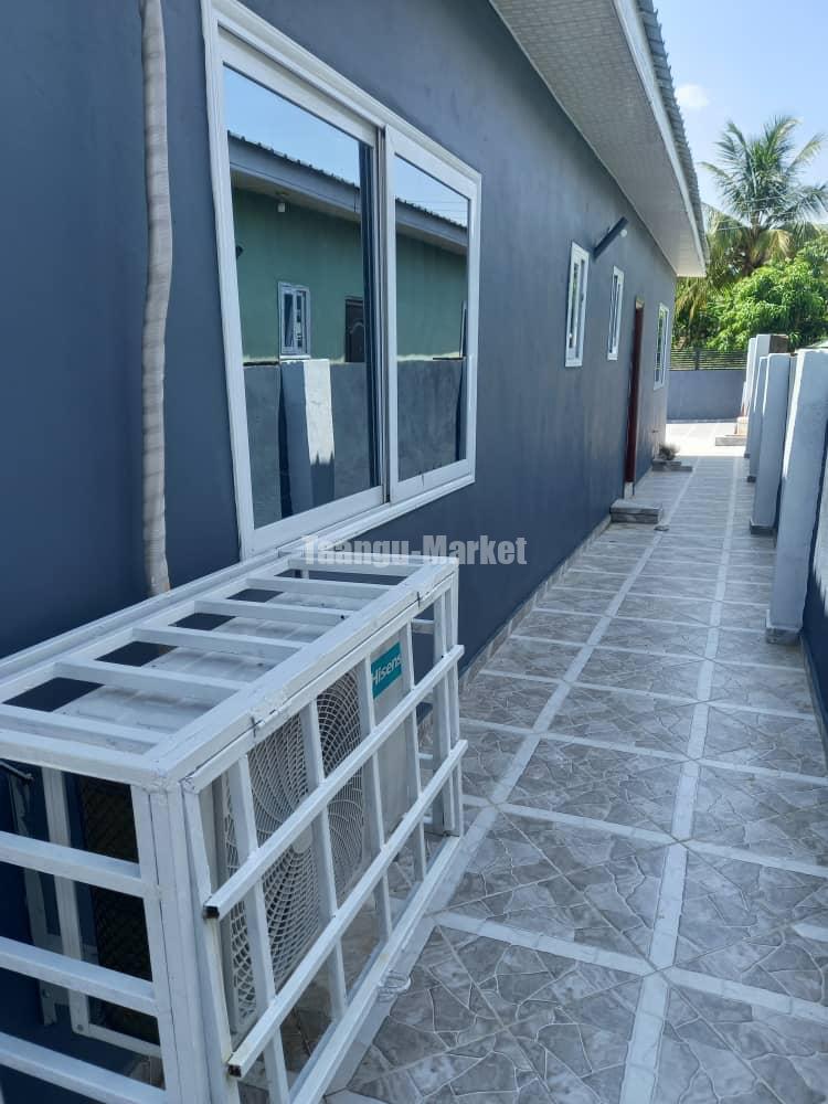 Newly built 3bedrooms House in Kasoa Roman