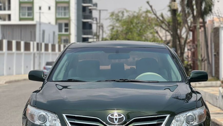 Toyota Camry LE 2011 model