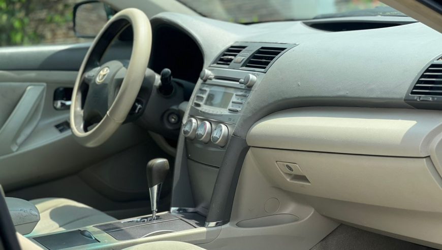 Toyota Camry LE 2011 model