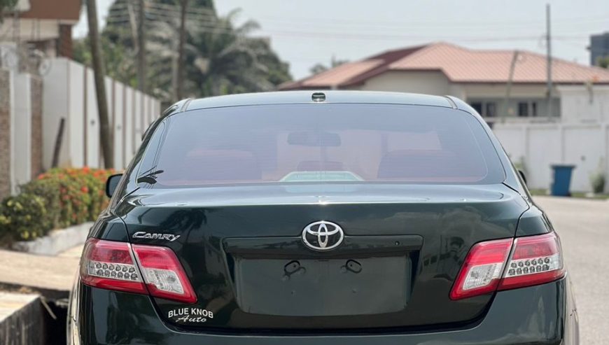 Toyota Camry LE 2011 model